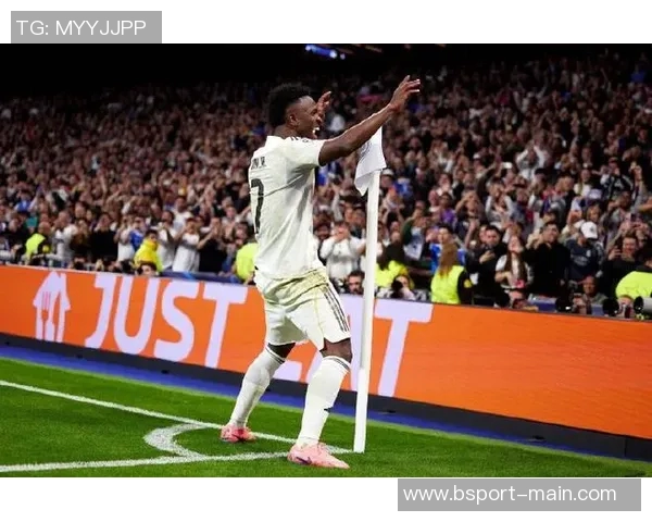 世界杯精彩对决那不勒斯与本菲卡战成平局补时进球引发全场狂欢